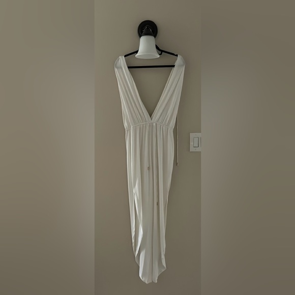 Akira Medium White Summery Sleeveless Jumpsuit - Picture 1 of 4
